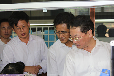 福建省紀(jì)委副書記、監(jiān)察廳廳長陳善光一行視察虹潤公司