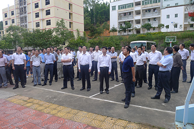 南平市市委書記裴金佳、市長林寶金率市委市政府全部領(lǐng)導(dǎo)及各市縣主要領(lǐng)導(dǎo)一行蒞臨我公司視察指導(dǎo)