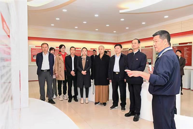 福建省人大常委會(huì)黨組書(shū)記、副主任雷春美和全國(guó)人大代表到順昌虹潤(rùn)等地調(diào)研