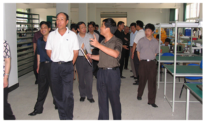 福建省委常委、政法委書(shū)記徐謙一行視察虹潤(rùn)公司